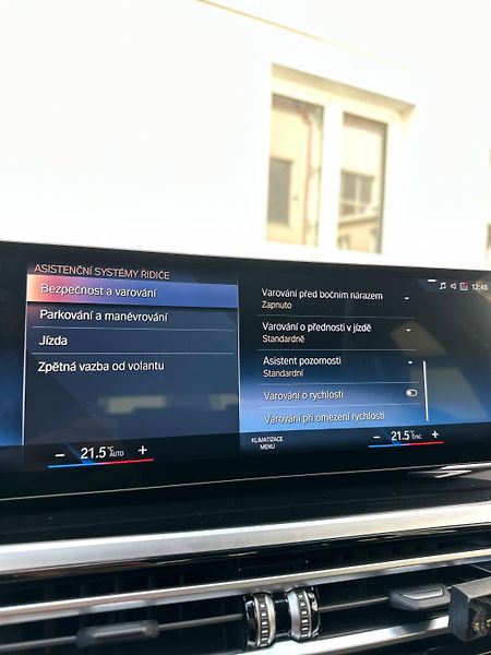 BMW Řada 3 (2023) 318D TOURING G21 LCI 110KW - fotka 38 z 49