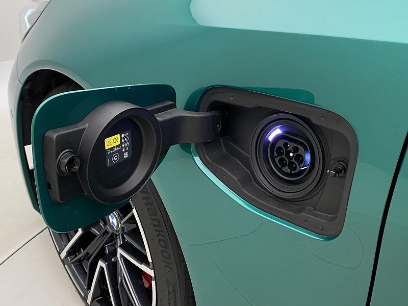 BMW M5 TOURING G99 B&W AWD 1.maj. - fotka 44 z 45