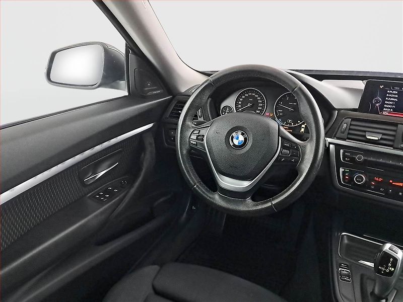 BMW Řada 3 (2013) Luxury Line 325d GT, Automat - fotka 7 z 21