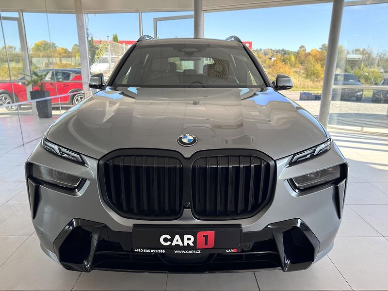 BMW X7 40d xDrive*M-SPORT*REZERVACE! - fotka 3 z 57