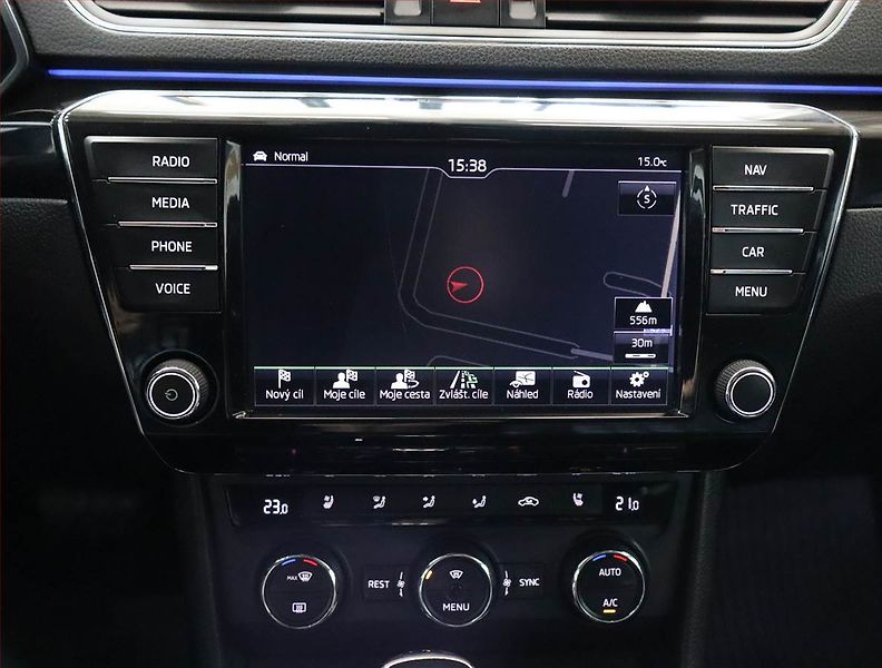 Škoda Superb (2016) Laurin&Klement 2.0 TDI 4x4 - fotka 12 z 24