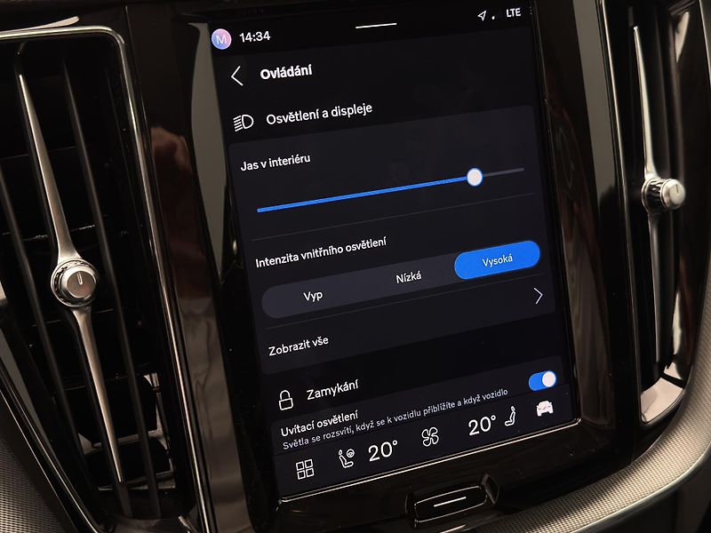 Volvo XC60 T6 AWD RECHARGE BRIGHT PLUS  - fotka 39 z 48