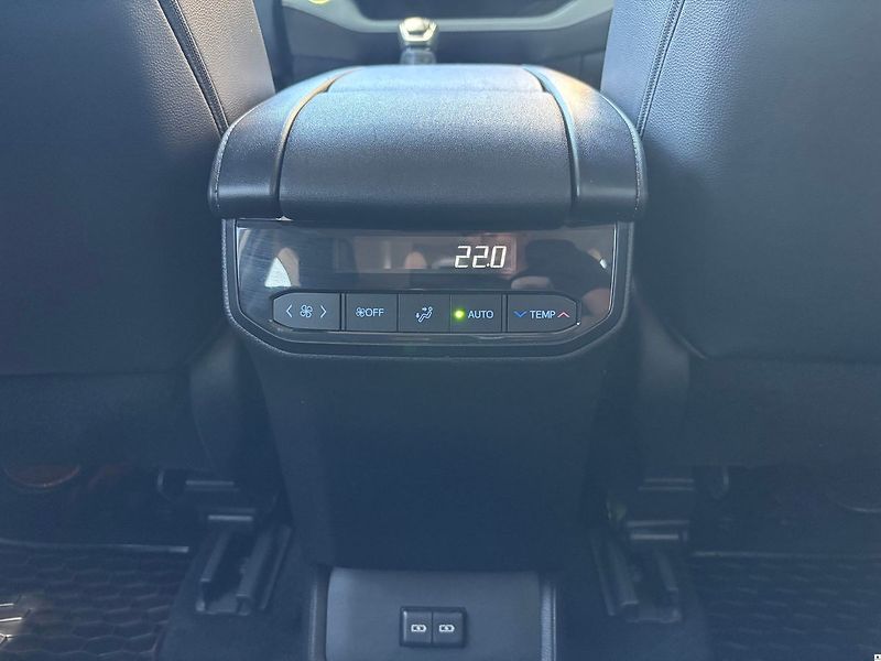 Toyota Highlander 2.5HEV e-CVT.CZ.DPH.PRESTIGE.1 - fotka 31 z 49