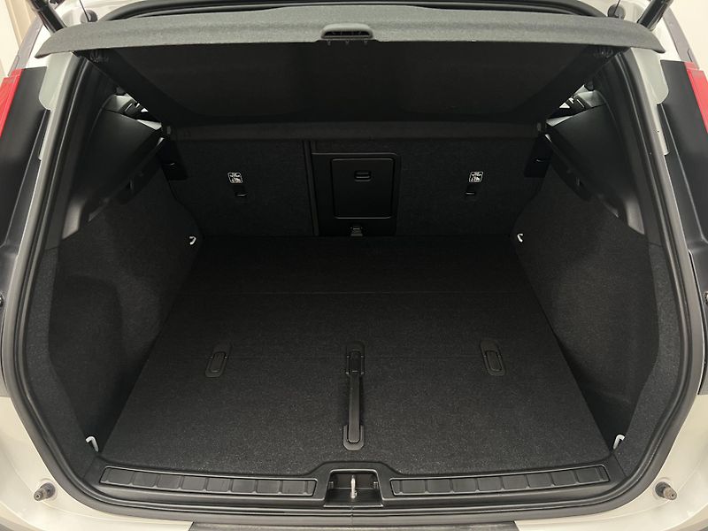 Volvo XC40 CORE RECHARGE SINGLE MOTOR AUT - fotka 5 z 46