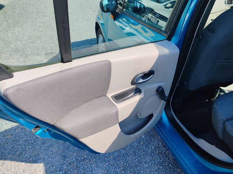 Renault Modus 1.6 i 65tkm - fotka 12 z 22