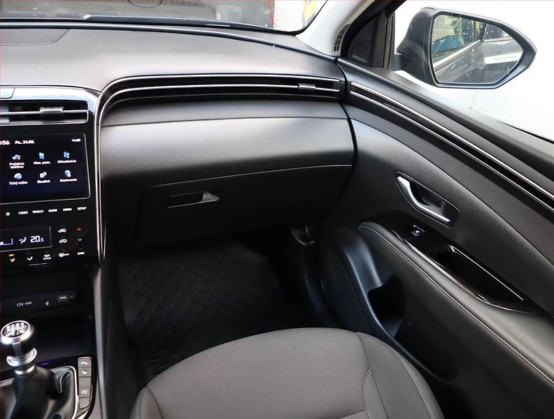 Hyundai Tucson (2023) 1.6 T-GDI - fotka 8 z 23