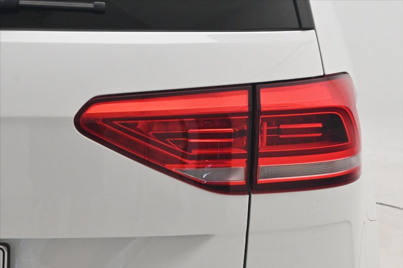 Volkswagen Touran 2,0 TDI 110 kW DSG COMFORT Zár - fotka 32 z 33