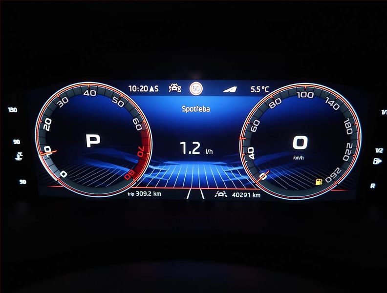 Škoda Karoq (2024) Sportline 1.5 TSI - fotka 11 z 22