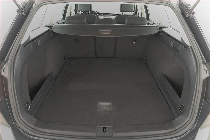 Volkswagen Passat (2015) 2.0 TDI, Automat, Tempomat - fotka 11 z 20