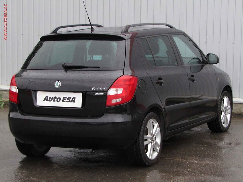 Škoda Fabia (2011) 1.2 TSi, ČR, Ambiente - fotka 4 z 15