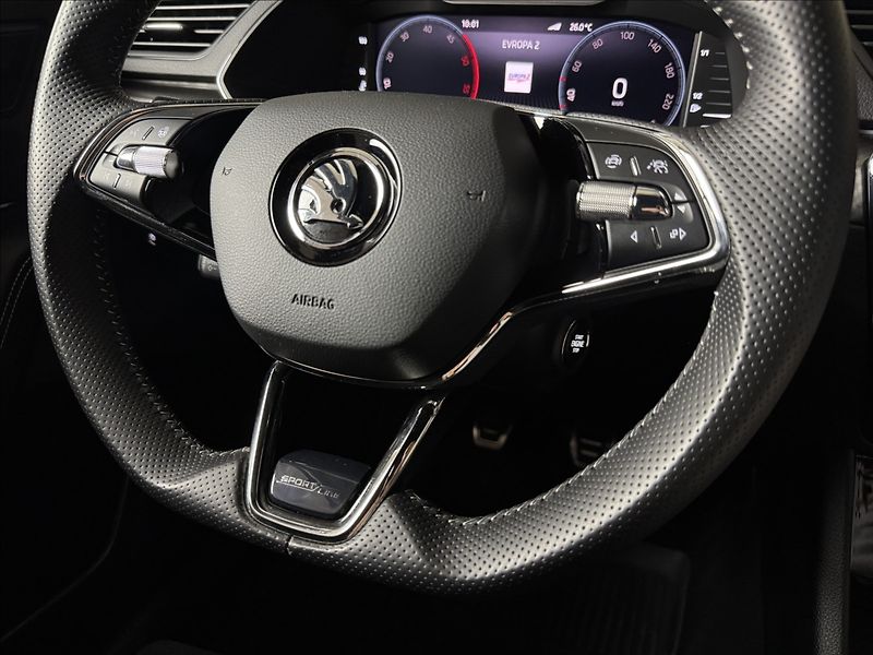 Škoda Superb 2,0 TDi  Sportline LED Virtual - fotka 45 z 48