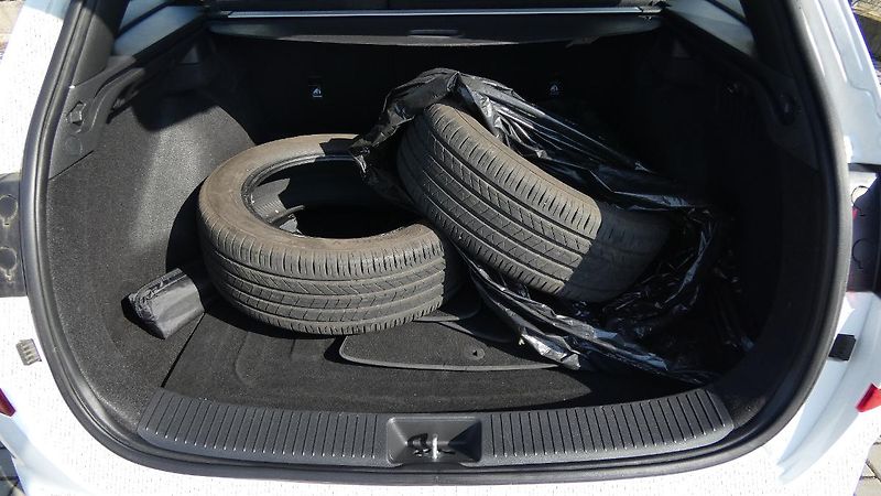 Hyundai i30 1.0 T-GDI Start Plus kombi - fotka 20 z 22