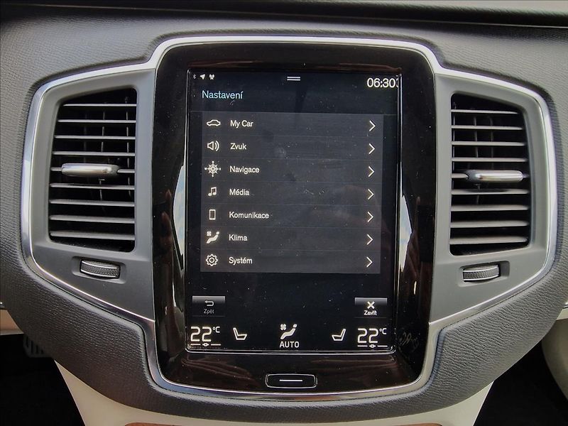 Volvo XC90 B5 AWD Momentum Pro Auto,1Maj - fotka 30 z 50