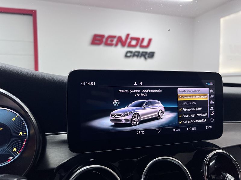 Mercedes-Benz Třídy C 220d 4-Matic Burmester Servis - fotka 34 z 45