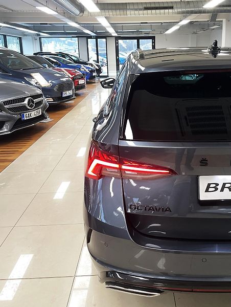 Škoda Octavia RS, 147 kW, DSG,HEAD-UP,CANTON - fotka 32 z 39