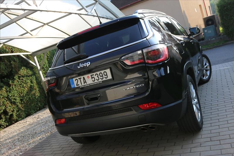 Jeep Compass 1,3 110 kW , ČR - fotka 7 z 47