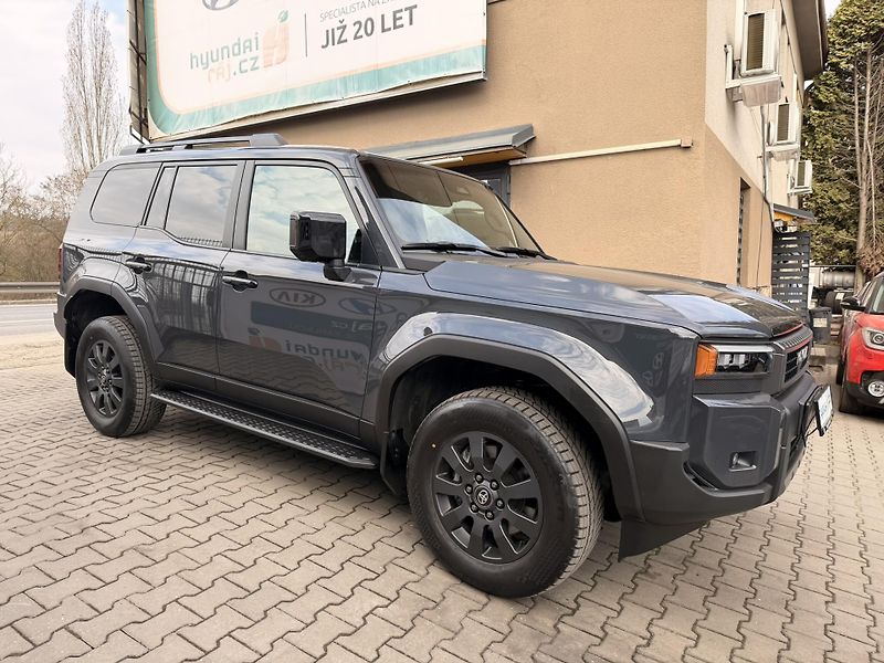 Toyota Land Cruiser 2.8-INVINCIBLE-ZÁRUKA-DPH - fotka 8 z 77