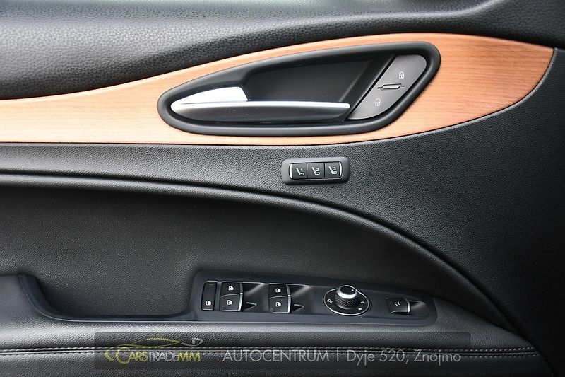 Alfa Romeo Stelvio 2.0 Q4 VELOCE - fotka 26 z 52