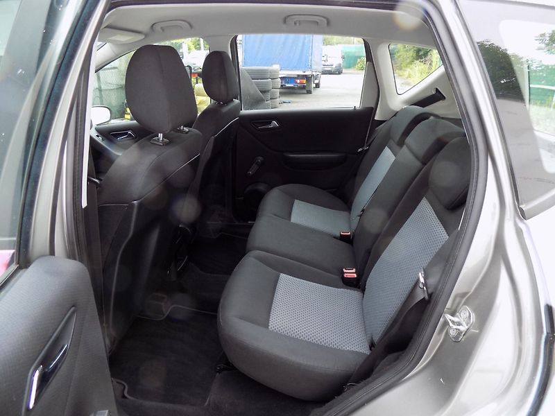 Mercedes-Benz Třídy A (2006) 160CDI/ČR/Klima/Rataj-edice/ - fotka 9 z 29