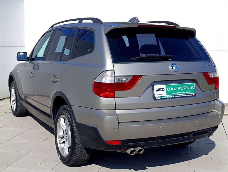 BMW X3 3,0 d aut 4x4 Kůže 1majitel ČR - fotka 10 z 36
