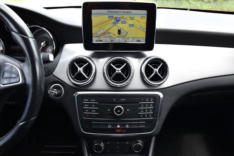 Mercedes-Benz CLA 200 CDi A/T,XENON,NAVI,KAMERA - fotka 26 z 50