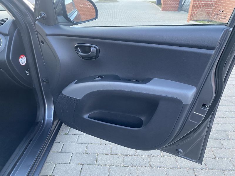 Hyundai i10 (2012) 1.1i STYLE,KLIMA, VÝB.STAV!! - fotka 24 z 35