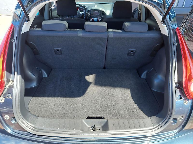 Nissan Juke (2012) TEKNA 1.6 - fotka 27 z 41