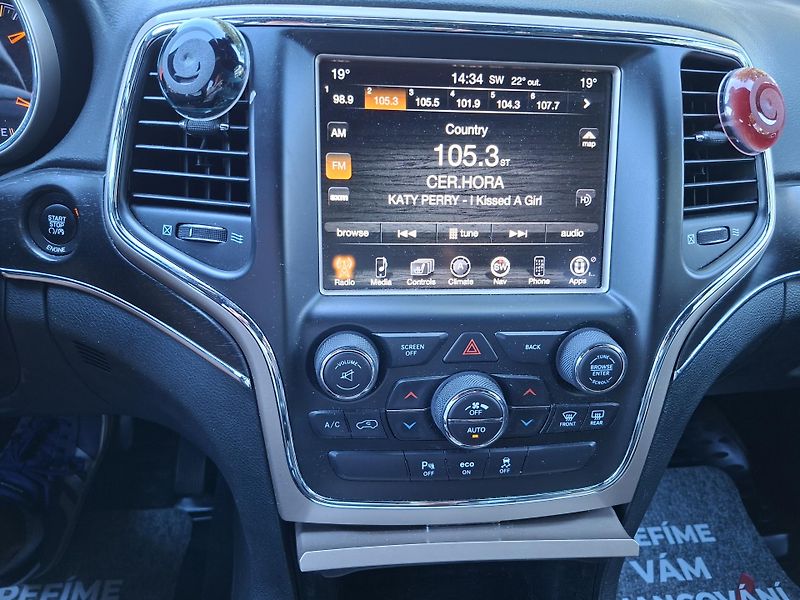 Jeep Grand Cherokee (2015) 3,6L V6 Limited,4x4,tažné,R20  - fotka 27 z 37