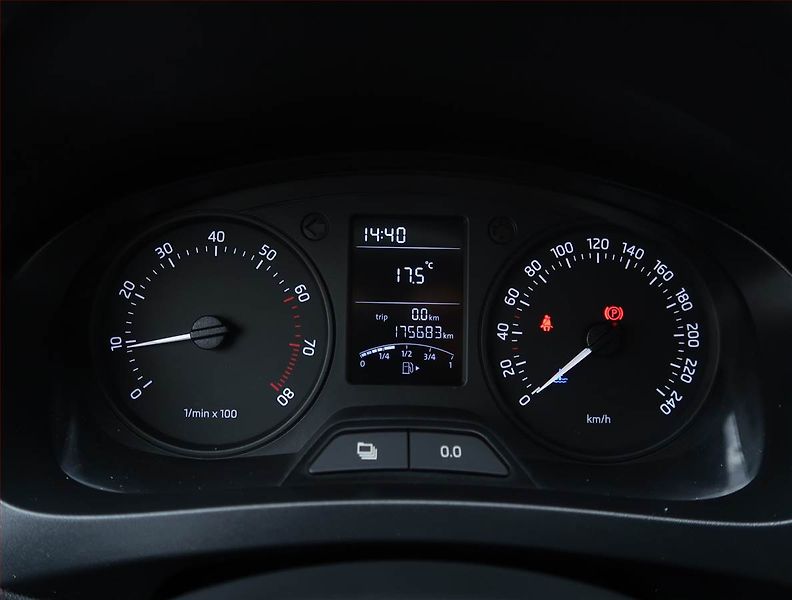 Škoda Rapid (2013) 1.2 MPI, LPG, ČR,1.maj - fotka 11 z 14