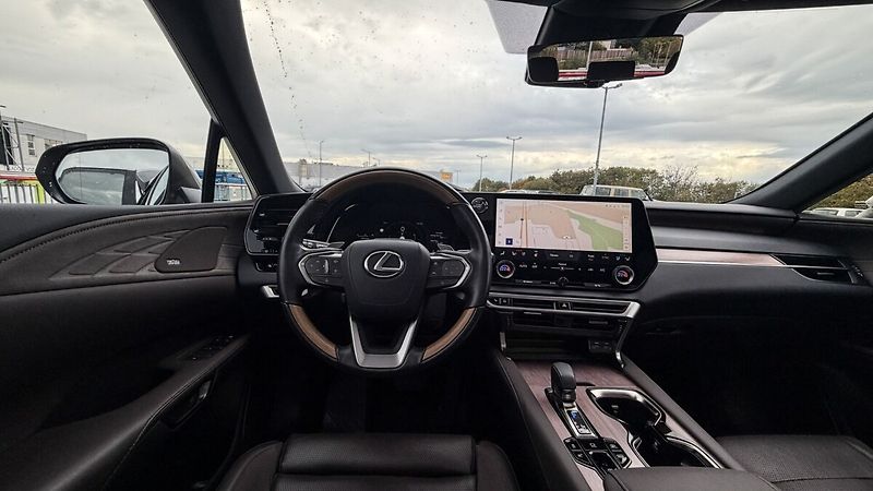 Lexus RX 450h plus 450H+ 2,5 PHEV LUXURY PANORAMI - fotka 26 z 31