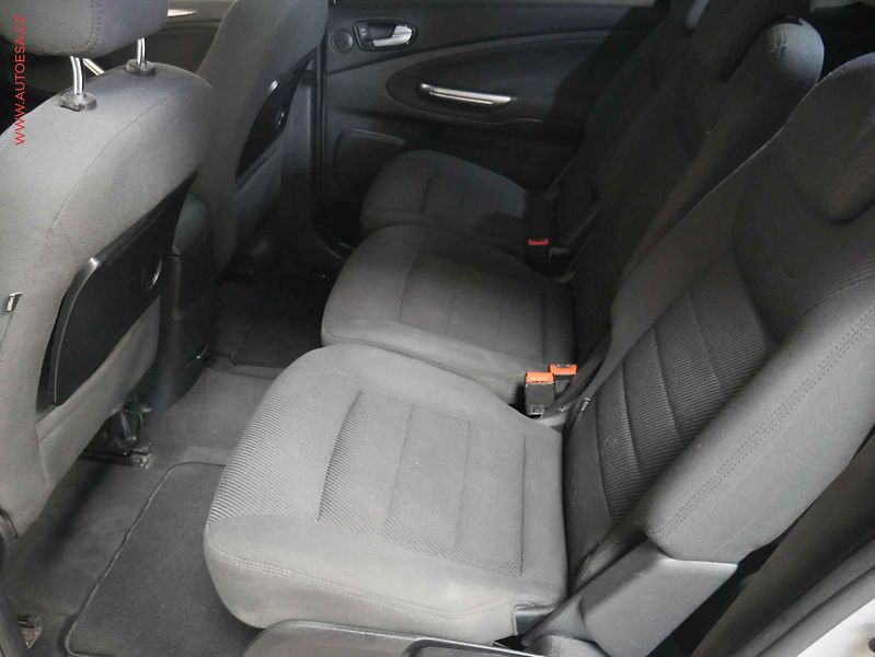 Ford S-MAX (2010) 2.0TDCi 7Míst, AC, tempo - fotka 10 z 18