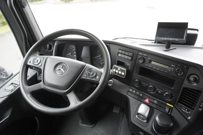 Mercedes-Benz (2023) Arocs 1833 4×2 / 50 tho. km! - fotka 20 z 24