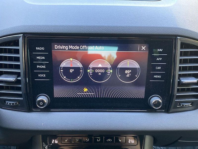 Škoda Karoq (2022) 2.0 TDI 4x4 DSG SportLine - fotka 14 z 34