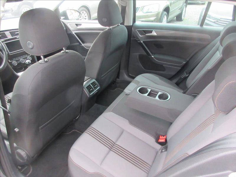 Volkswagen Golf 1,4 TSI 92 kW Edice Allstar - fotka 7 z 16