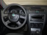 Škoda Octavia (2012) 2.0 TDi, ČR, AC - náhled 13