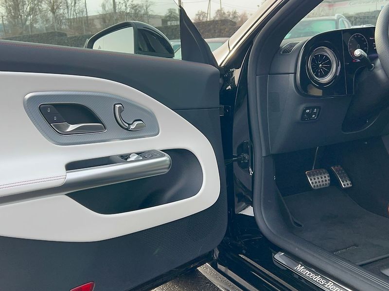 Mercedes-Benz CLA 250+ s technologií EQ - fotka 22 z 28