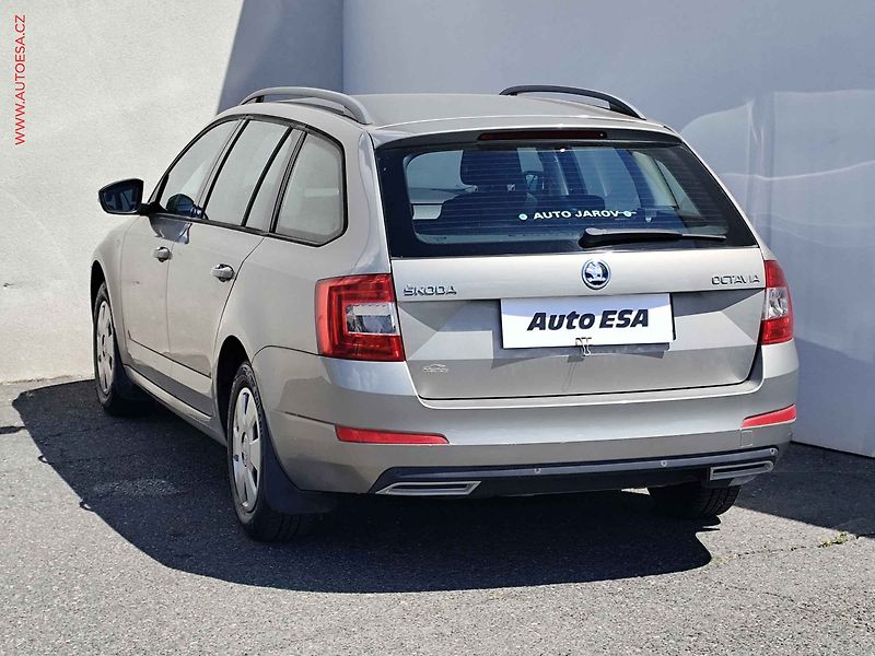 Škoda Octavia (2015) 1.2 TSI, ČR, DSG, AC - fotka 6 z 20