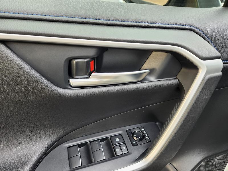 Toyota RAV4 (2021) 2.5-HYBRID-1.MAJ-KŮŽE-AUTOMAT - fotka 21 z 22