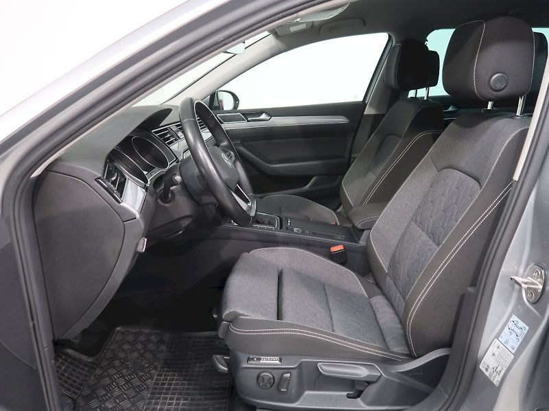 Volkswagen Passat (2022) BUSINESS 1.5TSI EVO 110KW - fotka 13 z 39