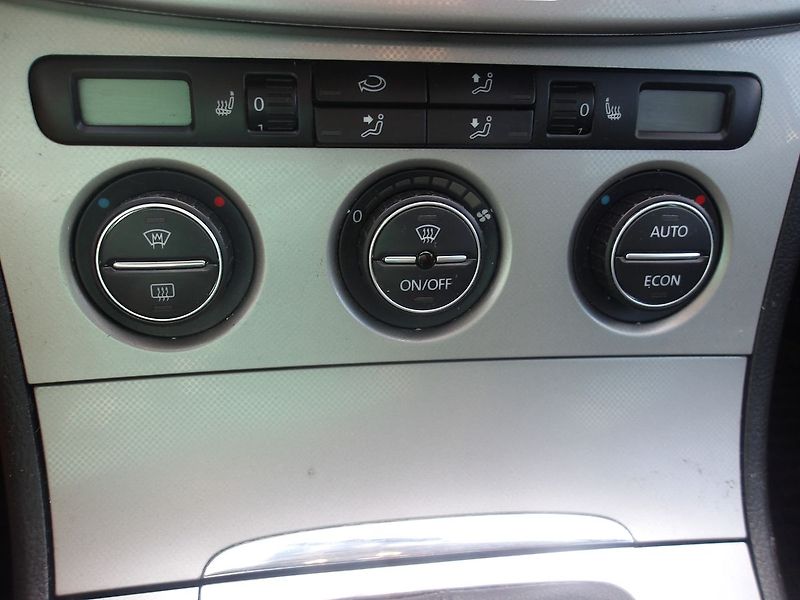 Volkswagen Passat 2,0FSi - fotka 30 z 42
