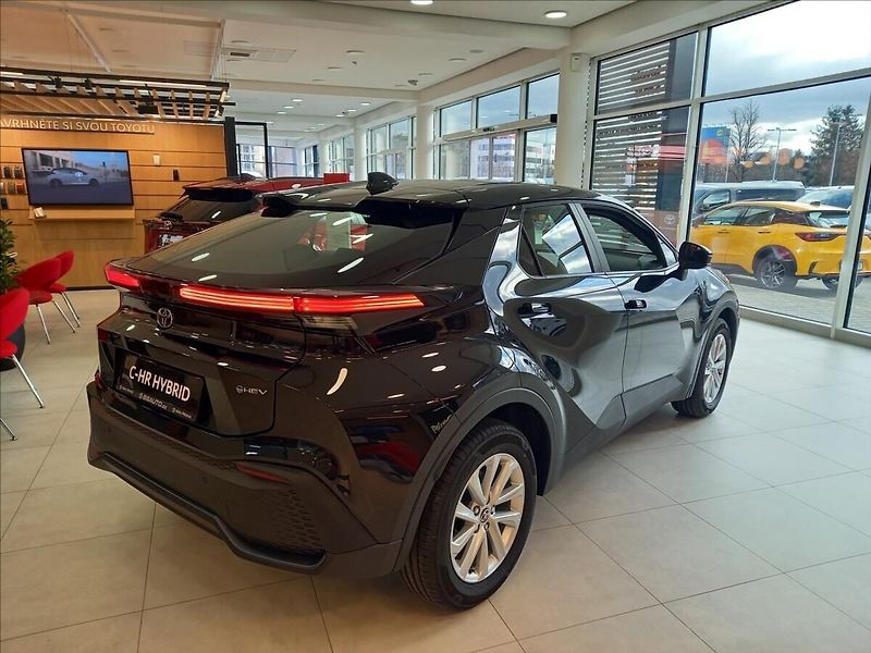 Toyota C-HR 1,8 Comfort Business - fotka 4 z 14