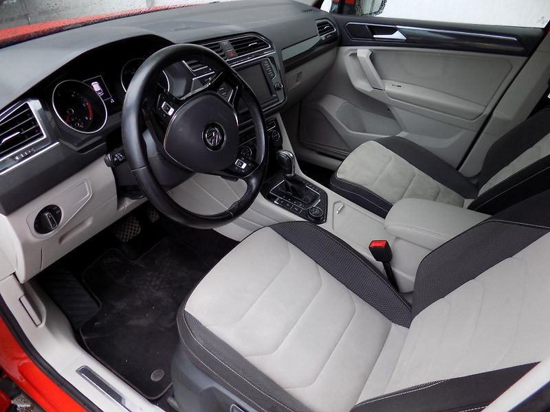 Volkswagen Tiguan (2016) 2.0 TDi 4x4 NOVÁ STK - fotka 9 z 12