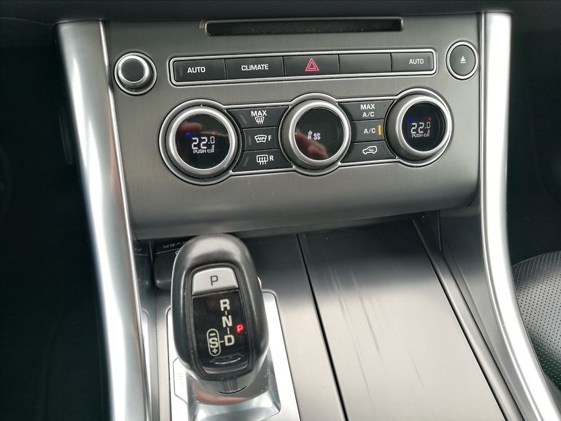 Land Rover Range Rover Sport 3,0 V6 Sport - fotka 10 z 22