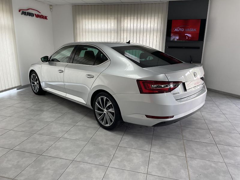 Škoda Superb 2.0 TDi 110 kw REZERVACE - fotka 9 z 33