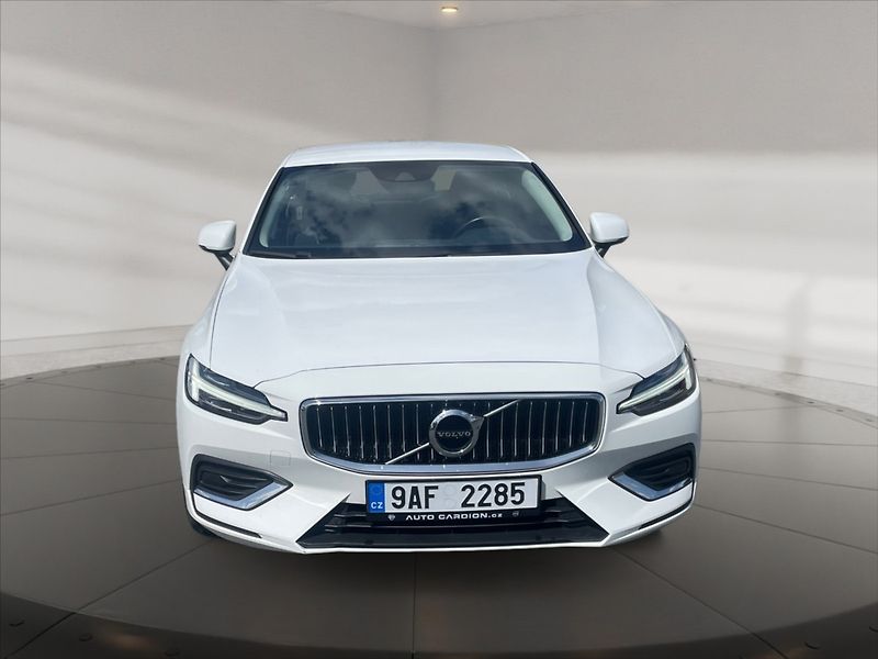 Volvo S60 2,0 B4 Inscription AT - fotka 2 z 11