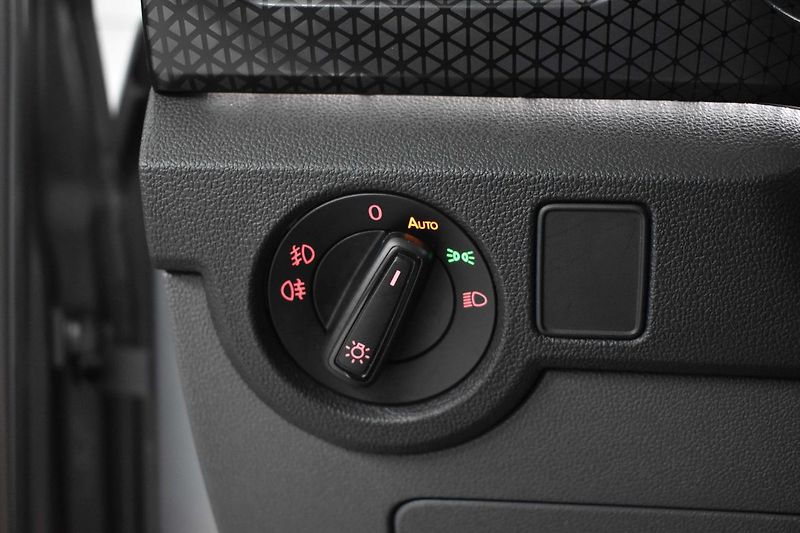 Volkswagen T-Cross TSI 81kW STYLE*KAMERA*ACC*ČR 1 - fotka 15 z 39