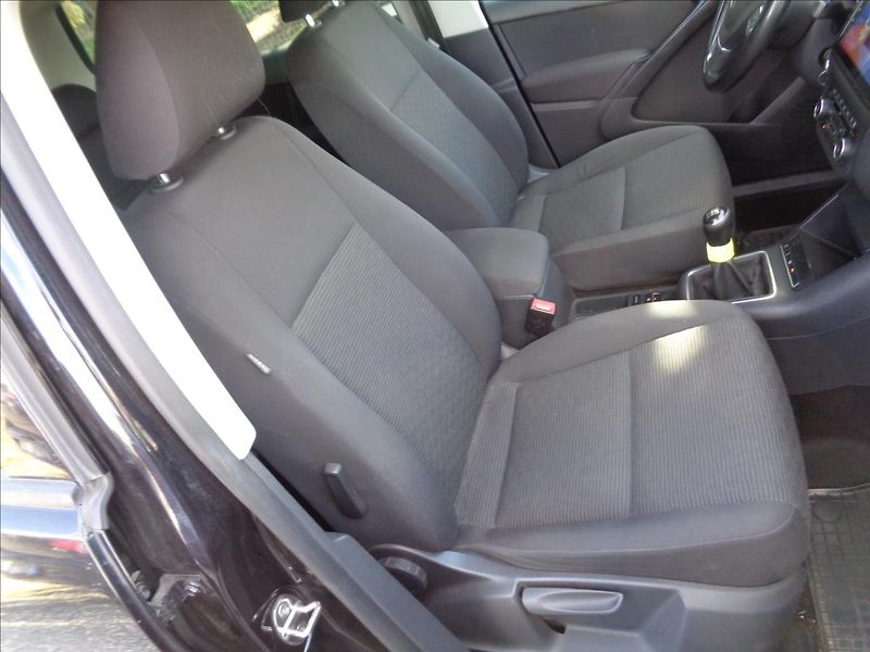Volkswagen Tiguan 2,0 - fotka 15 z 17
