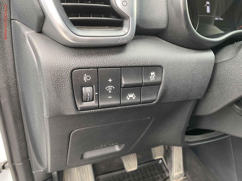 Kia Sportage (2017) 1.6 GDi, ČR, Active, navi - fotka 15 z 18