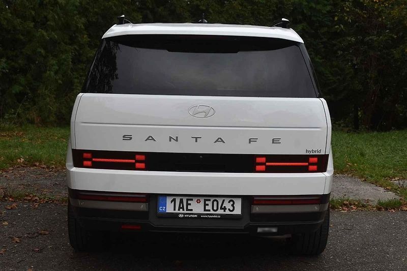 Nové Hyundai Santa Fe je snadno rozpoznatelné auto
