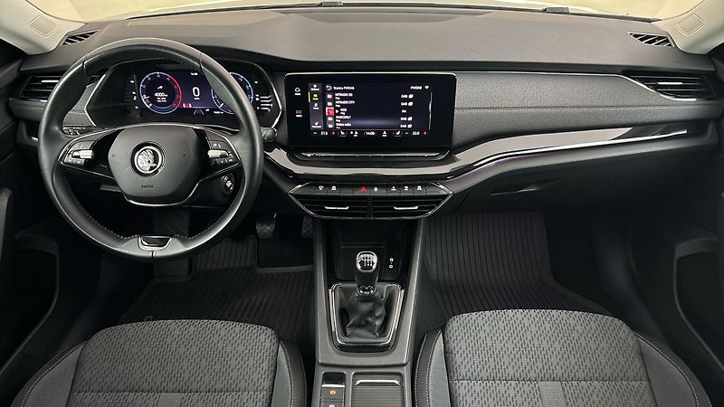 Škoda Octavia 2.0 TDI Style Combi - fotka 8 z 27